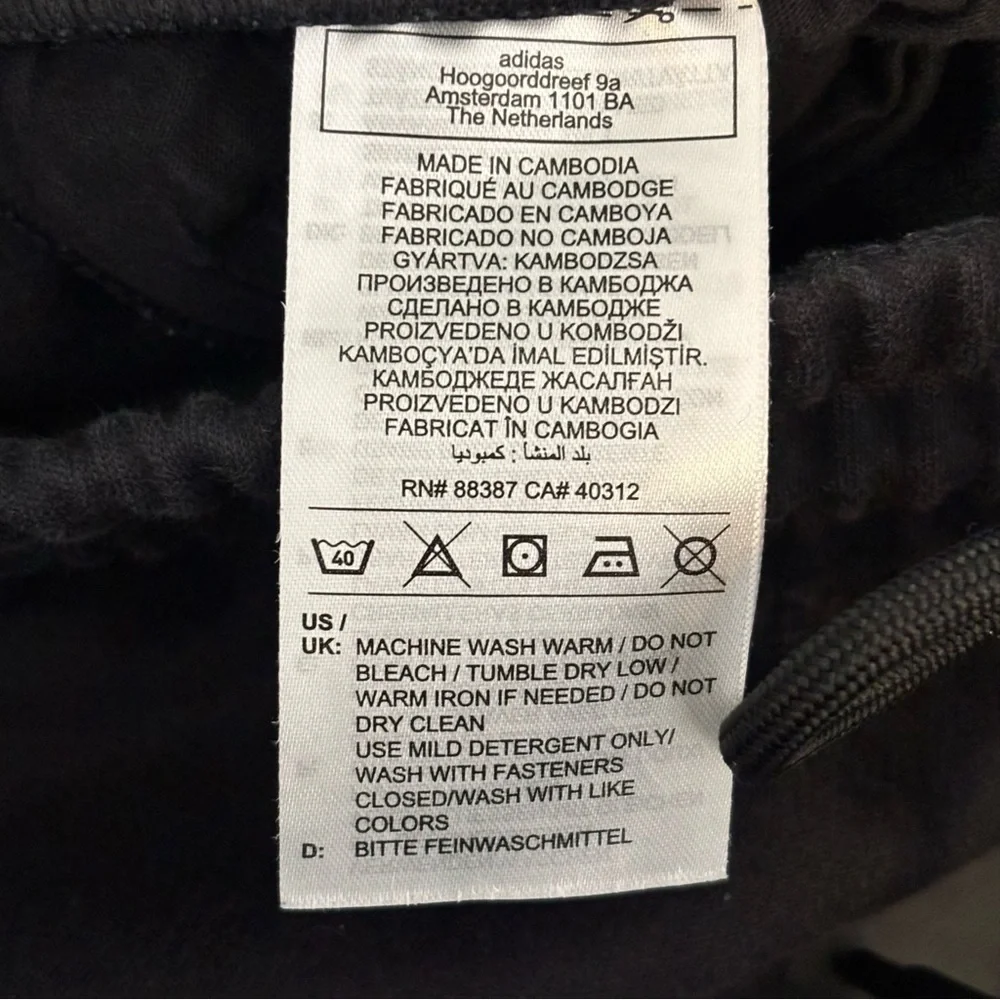 Adidas x Real Madrid Black Joggers - size XL​​